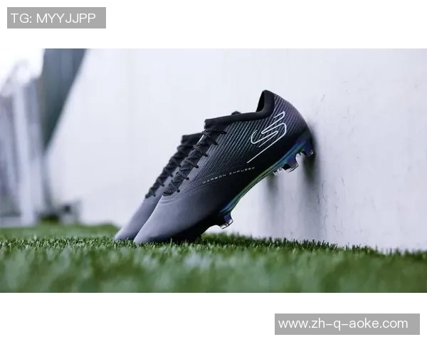 全黑足球鞋是否适合球星穿戴 探讨其舒适性与时尚性结合 全黑足球鞋是否适合球星穿戴 探讨其舒适性与时尚性结合